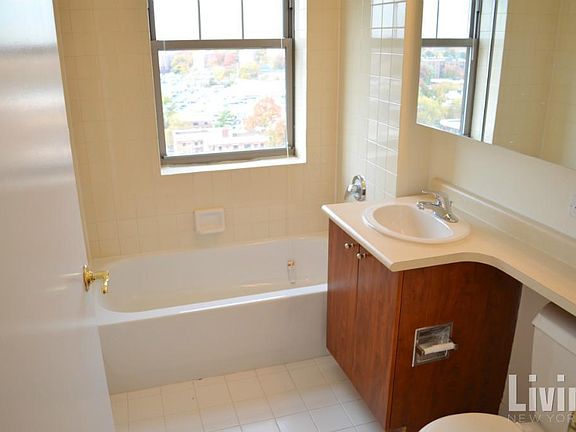 3rd image of 7525 153rd St Ph 5