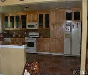4th image of 31579 Wolfskill Ave