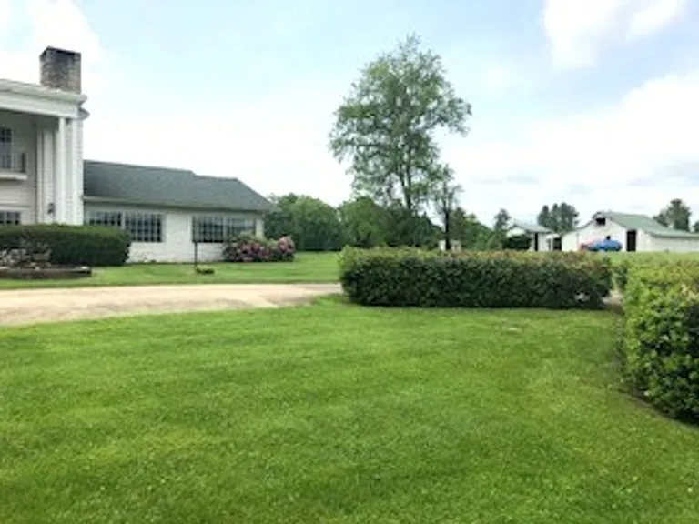 17311 Winfield Rd — Photo 2