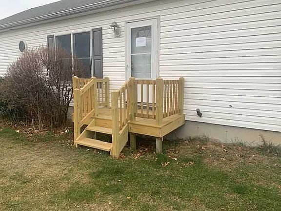 3rd image of 15 Rocky Ln