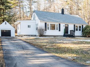 121 Hampstead Rd, Sandown, NH 03873