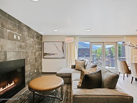 2nd image of 235 S Glenwood St #2