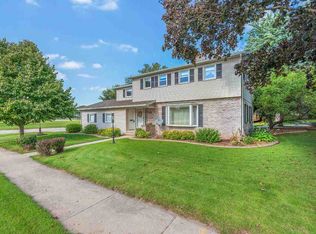 1378 Division St, Green Bay, WI 54303