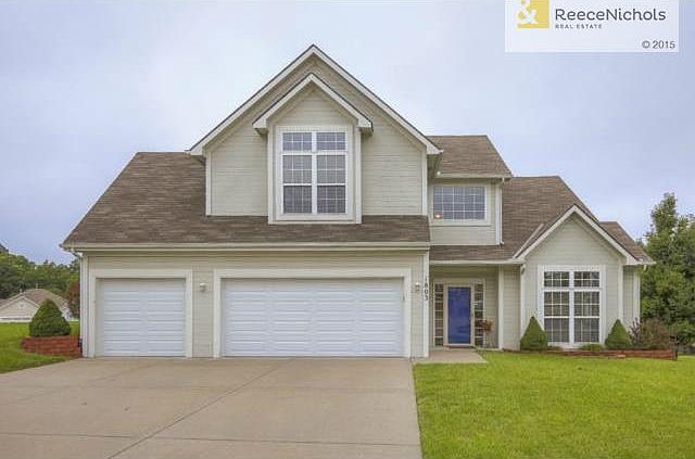 BEAUTIFUL CALIFORNIA SPLIT ON LARGE CORNER LOT