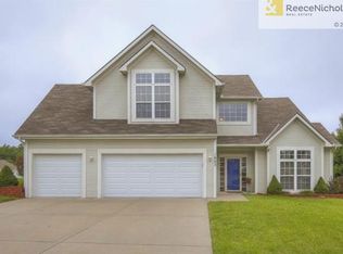 1803 White Tail Ln, Liberty, MO 64068