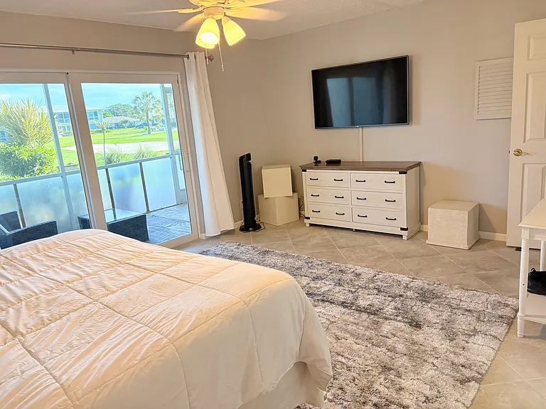 269 Palm Dr #3 — Photo 27
