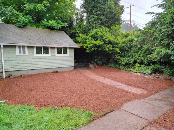 233 W C St #1, Rainier, OR 97048