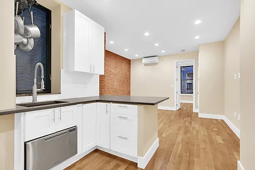400 W 56th St Photo 1