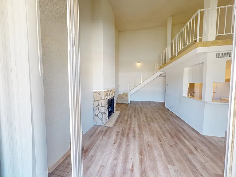 Kiowa Apartments — Photo 22