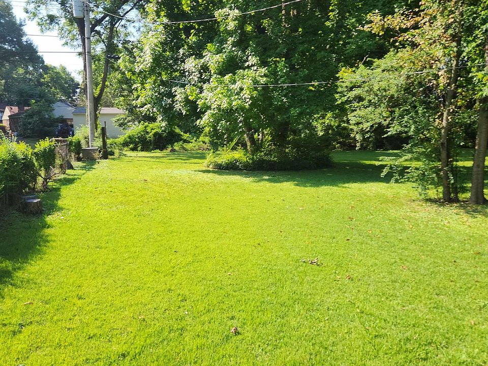 2nd image of 1759 Oakwood Dr