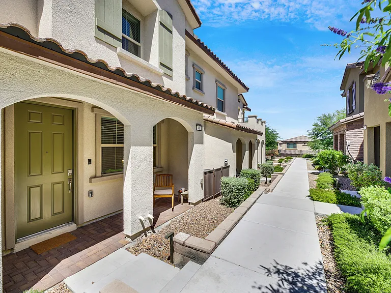 48 Alamere Falls Dr — Photo 14