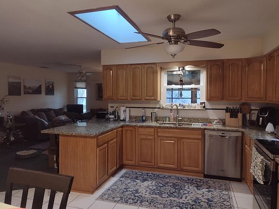 3rd image of 1834 Marysville Dr
