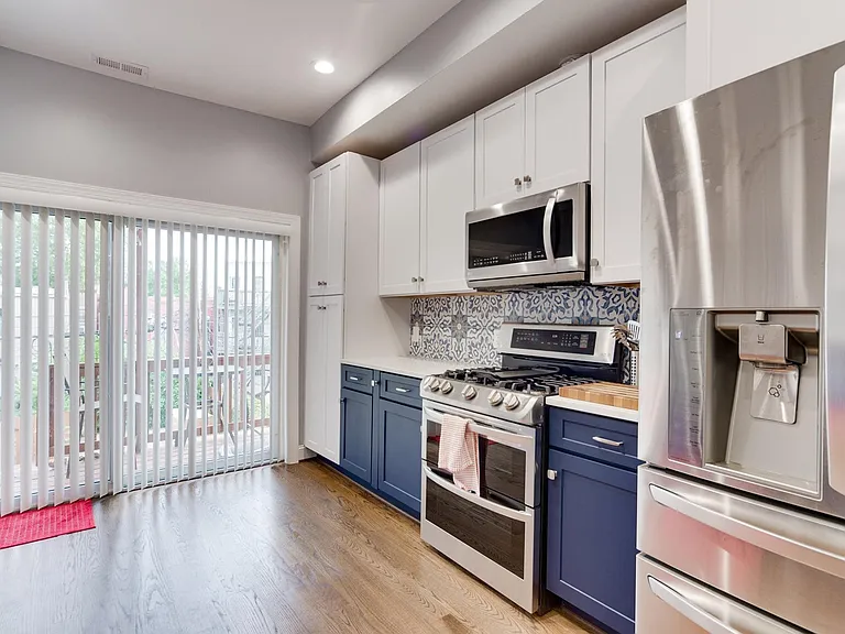 25 Q St NE — Photo 3