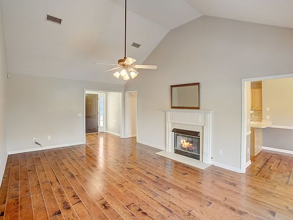 5th image of 805 Bristol Dr
