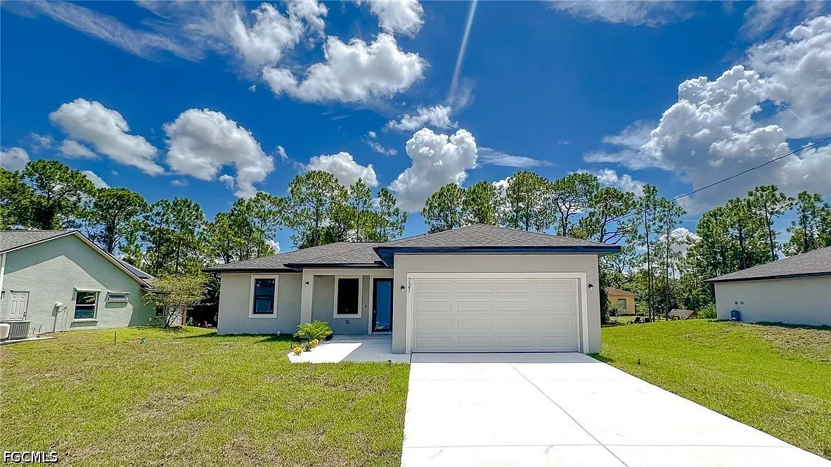 3 bed, 2.0 bath, 1294 sqft, $1,900 — Photo 2