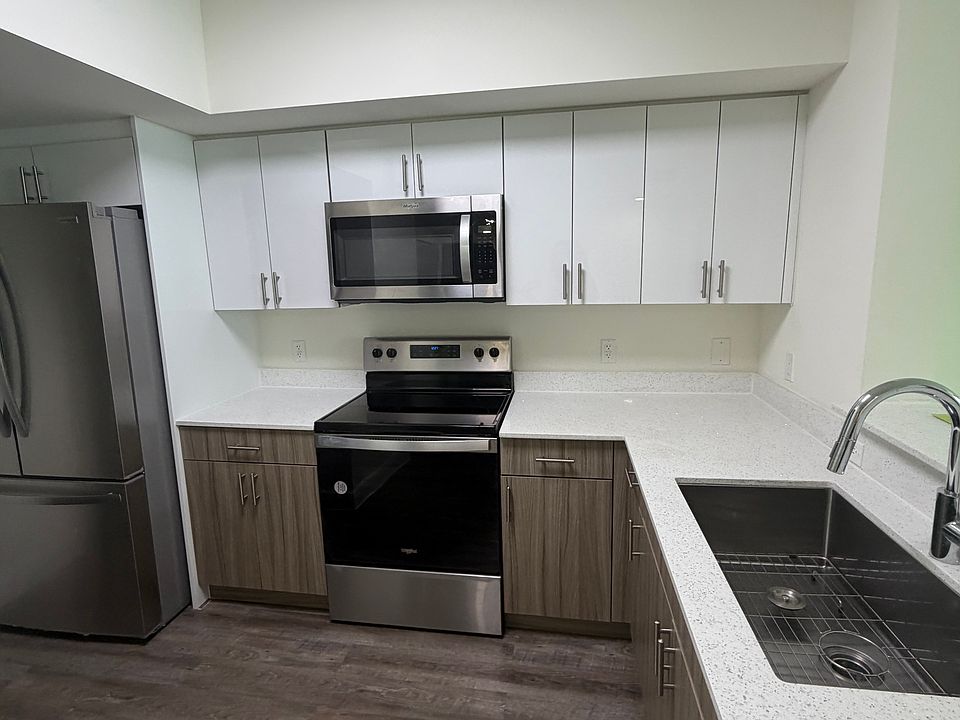 1st image of 110 SW 13th St #703