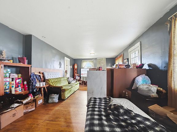 3rd image of 1017 W Dalton Ave