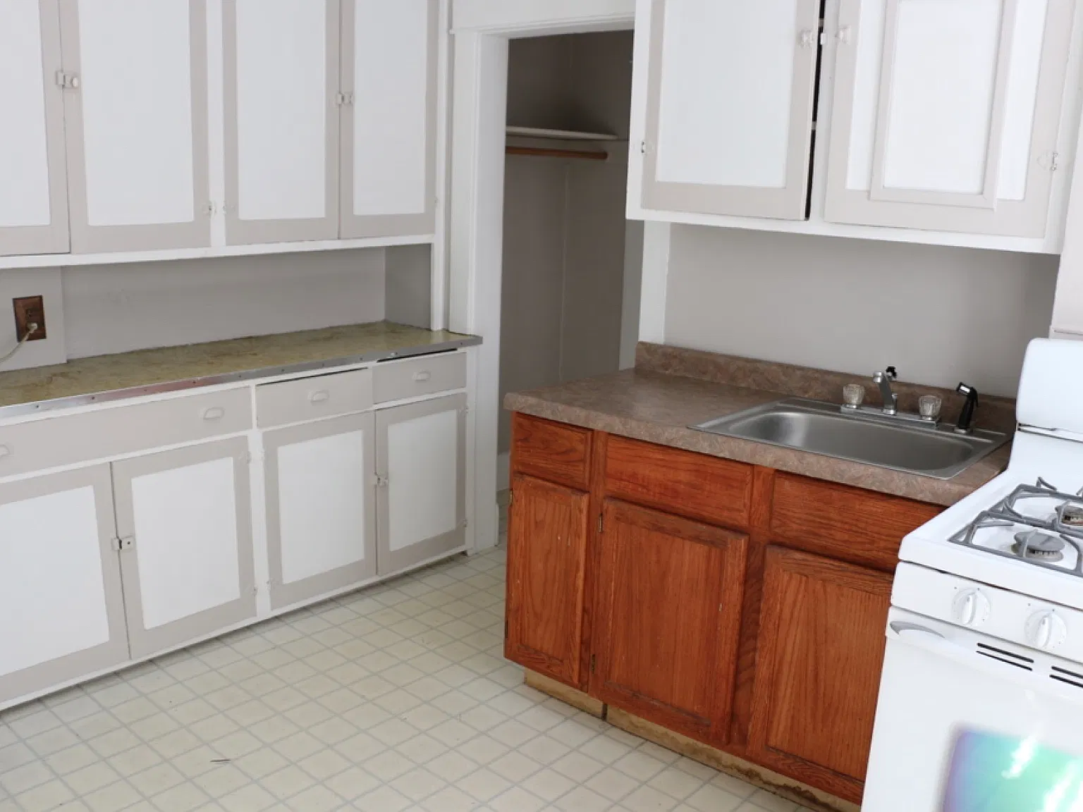 4 bed, 1748 sqft, $1,800 — Photo 2