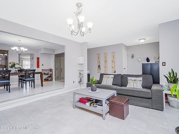 5th image of 1114 Arden Ave