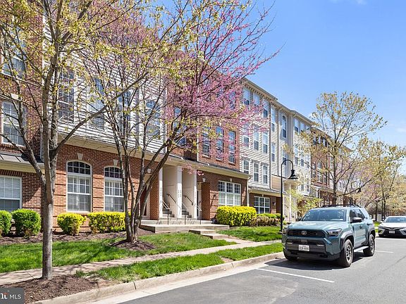 3rd image of 6060 Aster Haven Cir