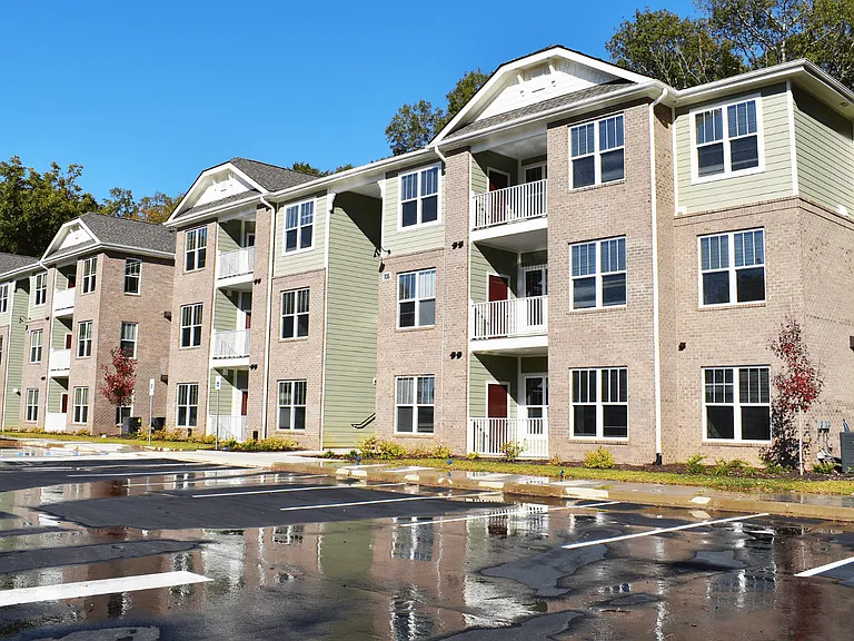 Forest Glen — Photo 3