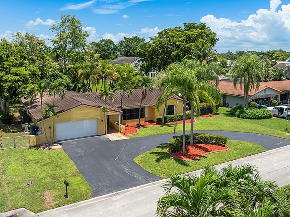 5th image of 2605 NW 114th Avenue
