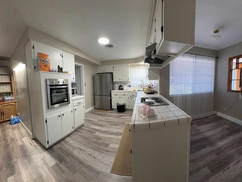 2nd image of 3200 Olympic Dr #1