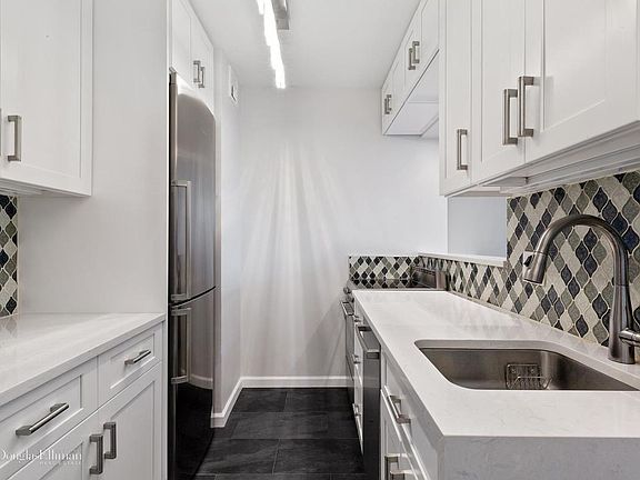 3rd image of 300 E 54th St APT 16A