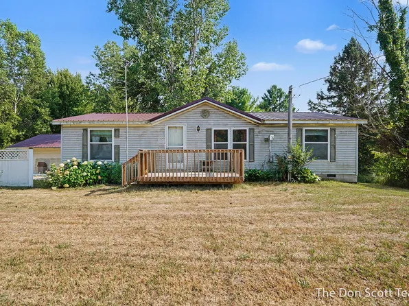 11737 Ellis Rd, Ravenna, MI 49451