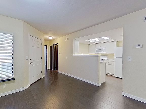 5th image of 1231 Bayshore Dr N