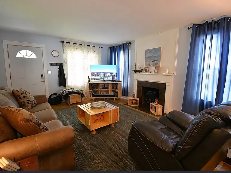 1014 Bulen Ave — Photo 3