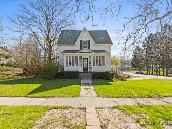 516 S Clay St, Greenville, MI 48838