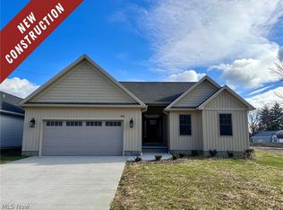 1527 N Carnegie Ave, Niles, OH 44446