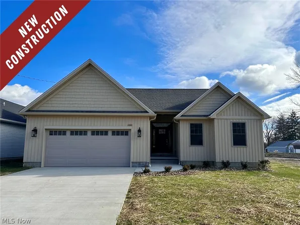 1527 N Carnegie Ave, Niles, OH 44446