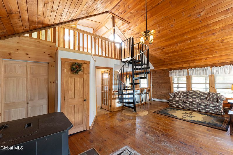 5th image of 181 Beecher Road