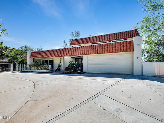 3rd image of 1448 Calle Colina