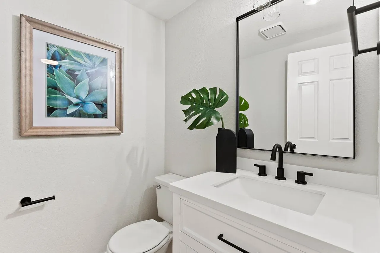 3 bed, 2.5 bath, 1188 sqft, $4,600 — Photo 1