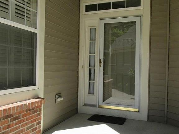 3rd image of 213 Stonegate Dr #213