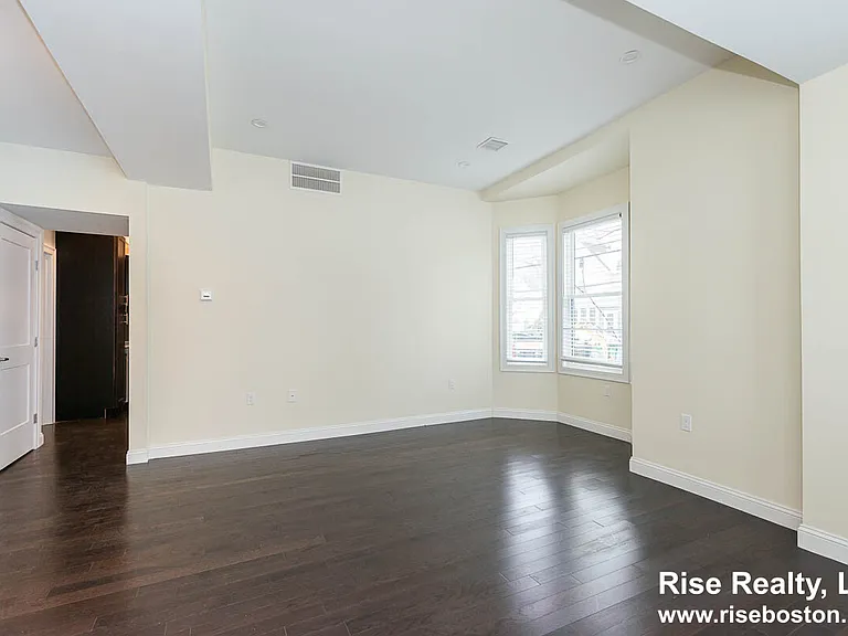10 Marion St #1 — Photo 2