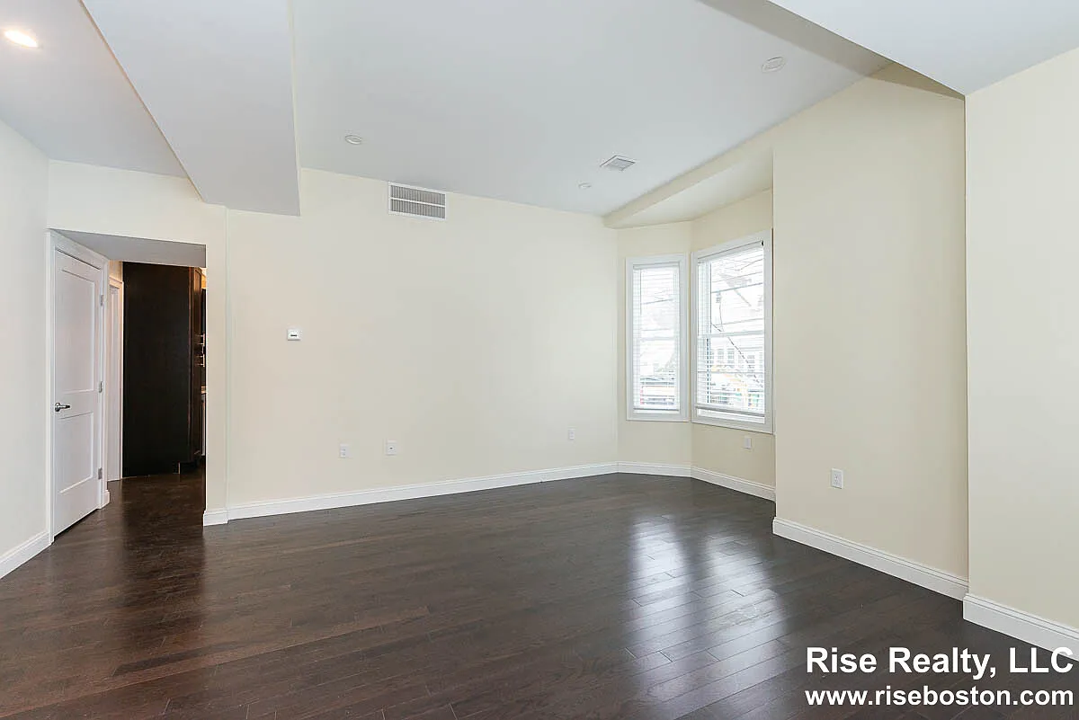 Building Photo - 10 Marion St #1