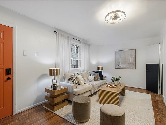 2nd image of 1907 Fox Way