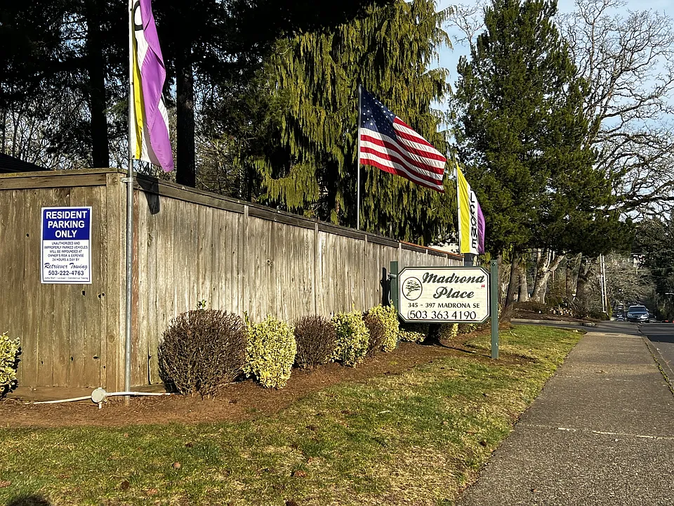 377 Madrona Ave SE #200