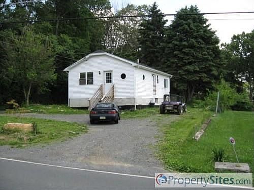 2nd image of 2572 Hill Rd
