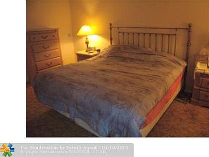 5th image of 4069 Oakridge Dr #F