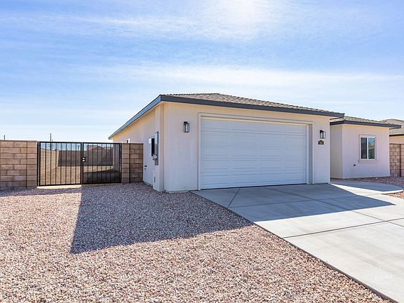 4th image of 304 Abigail St