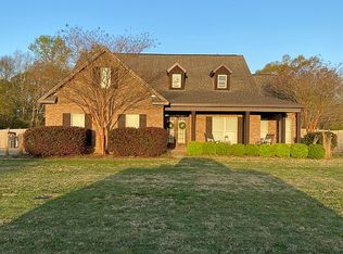 56 Cotton Terrace Loop, Deatsville, AL 36022