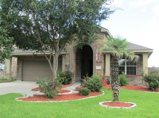 300 Hawks View Dr, La Marque, TX 77568