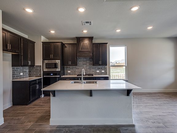 4th image of 1212 Cristiano Ln