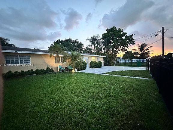 4th image of 1270 NW 111th St #0