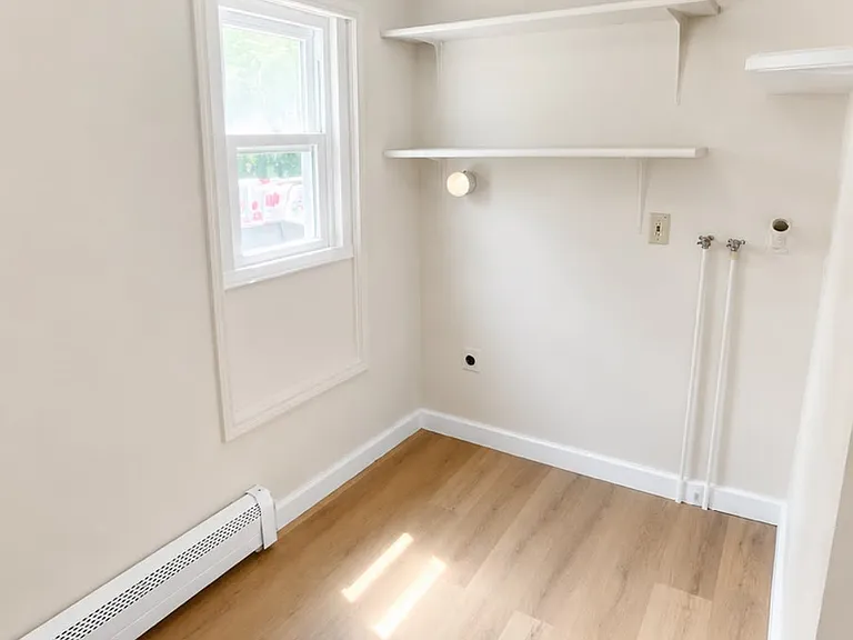 214 Washington St — Photo 9